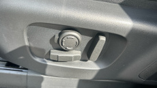 Land Rover Discovery 3.0 D300 S 5dr Auto Diesel Station Wagon